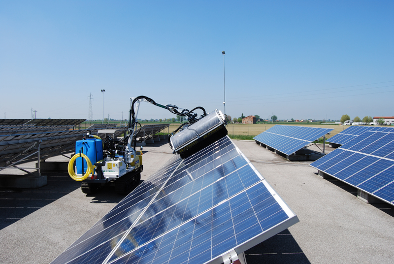 Manutenzione e pulizia di pannelli solari